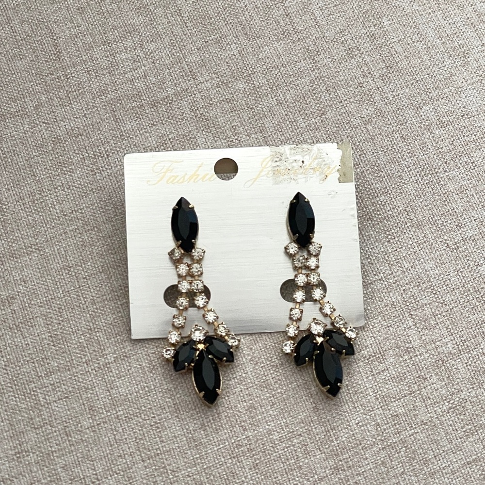 3/$30 Vintage Drop Earrings, gold plated